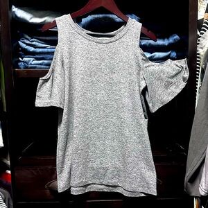 BB Dakota Women’s Cold Shoulder Top Small